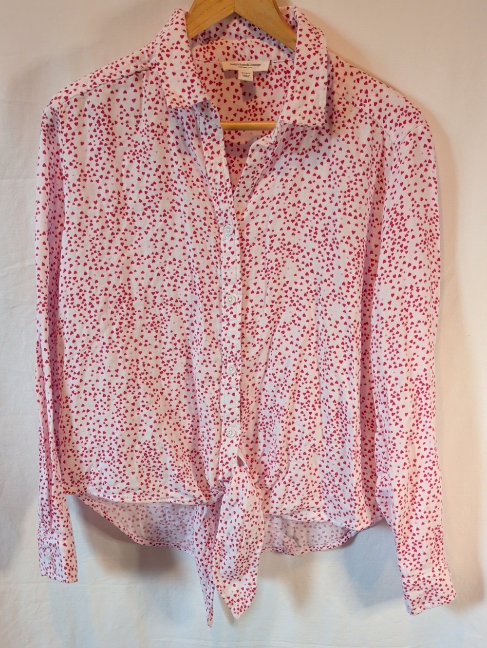 beachlunchlounge White Blouse with Red Heart Print
